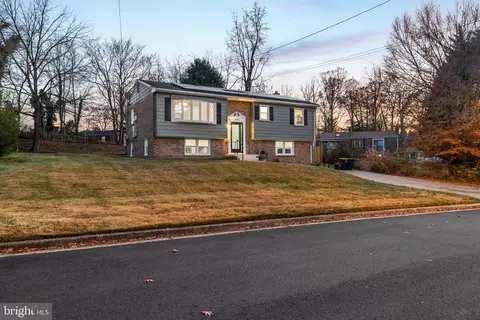 5305 Trent St, Clinton, MD 20735