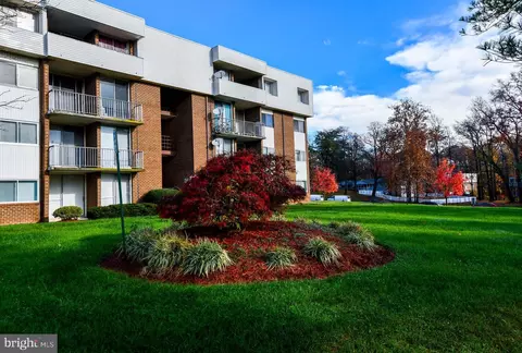 10247 Prince Pl #30-201, Marlboro, MD 20774