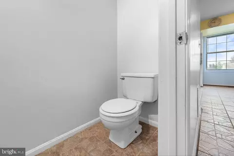 1613 Golf Course Dr, Bowie, MD 20721 photo 8