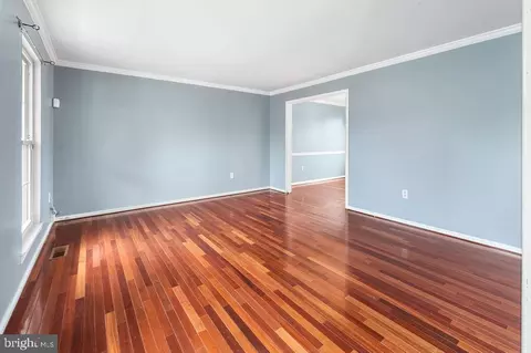 1613 Golf Course Dr, Bowie, MD 20721 photo 17