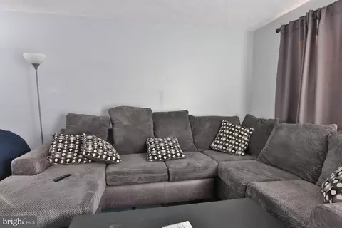 8202 Imperial Dr #6-B, Laurel, MD 20708 photo 4