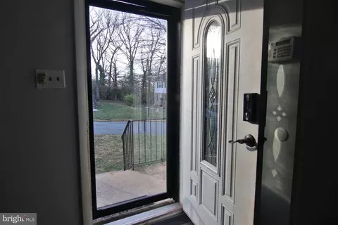 8202 Imperial Dr #6-B, Laurel, MD 20708 photo 2