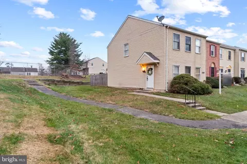 2115 N Anvil Ln, Temple Hills, MD 20748