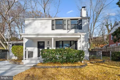 1514 Erskine St, Takoma Park, MD 20912