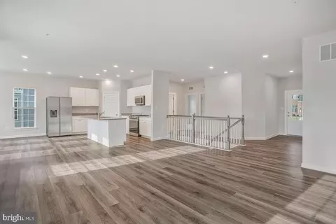 5805 Savannah Dr, Brandywine, MD 20613 photo 8