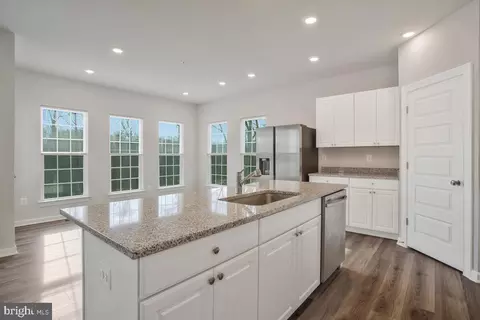 5805 Savannah Dr, Brandywine, MD 20613 photo 10