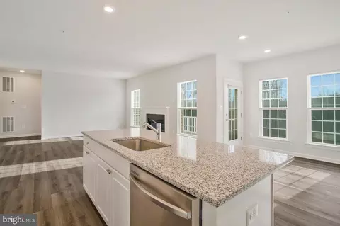 5805 Savannah Dr, Brandywine, MD 20613 photo 14