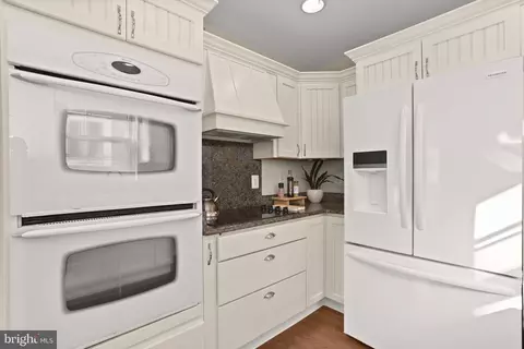 Kitchen - 336 Laurel Ave, Laurel, MD 20707 photo 2 of 4