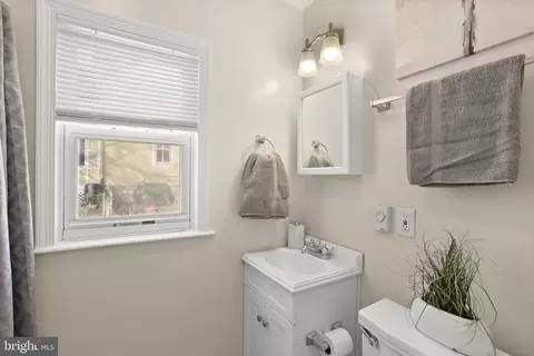 Bath - 336 Laurel Ave, Laurel, MD 20707 photo 1 of 3