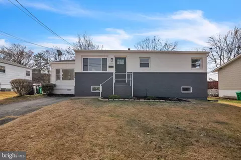 1525 Birchwood Dr, Oxon Hill, MD 20745