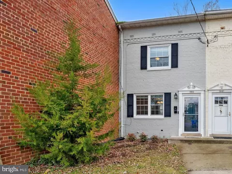 1003 Phillip Powers Dr, Laurel, MD 20707