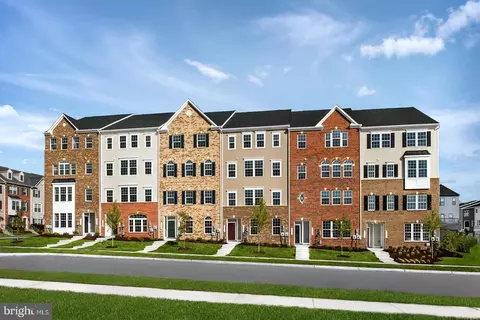 5504 Greenpoint Ln, Marlboro, MD 20772