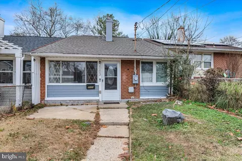 2003 Palmer Park Rd, Hyattsville, MD 20785