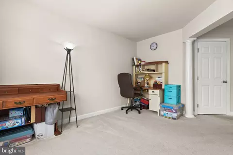 13701 Oaklands Manor Dr, Laurel, MD 20708 photo 37