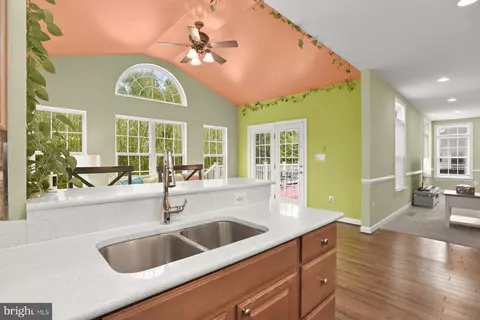 13701 Oaklands Manor Dr, Laurel, MD 20708 photo 21
