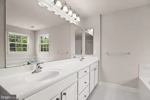 13701 Oaklands Manor Dr, Laurel, MD 20708 photo 39