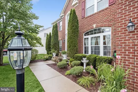 13701 Oaklands Manor Dr, Laurel, MD 20708 photo 3
