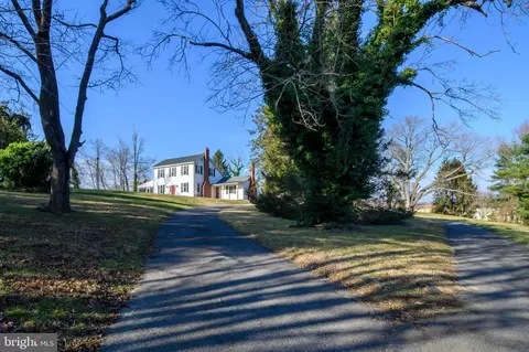 15402 Nomad Dr, Bowie, MD 20716 photo 2