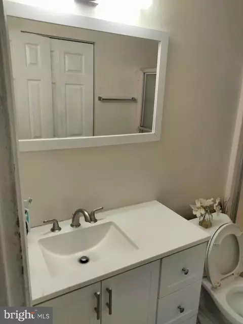 Bath - 809 Avis Dr, Marlboro, MD 20774 photo 2 of 4