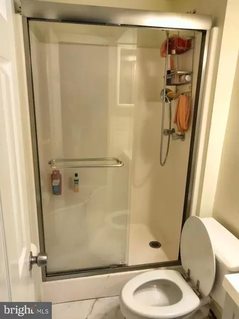 Bath - 809 Avis Dr, Marlboro, MD 20774 photo 3 of 4