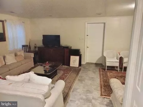 Living - 809 Avis Dr, Marlboro, MD 20774 photo 4 of 4