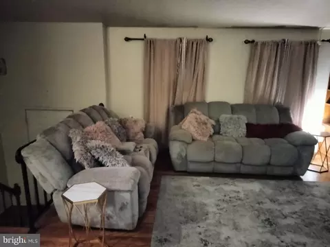 Living - 809 Avis Dr, Marlboro, MD 20774 photo 1 of 4