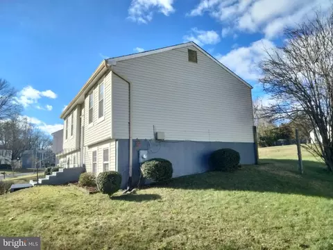 Exterior - 809 Avis Dr, Marlboro, MD 20774 photo 3 of 10