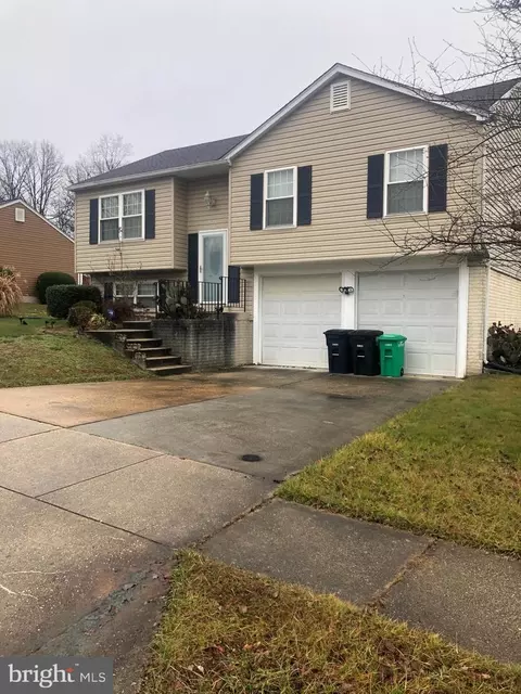 5101 Cheshire Ln, Lanham, MD 20706