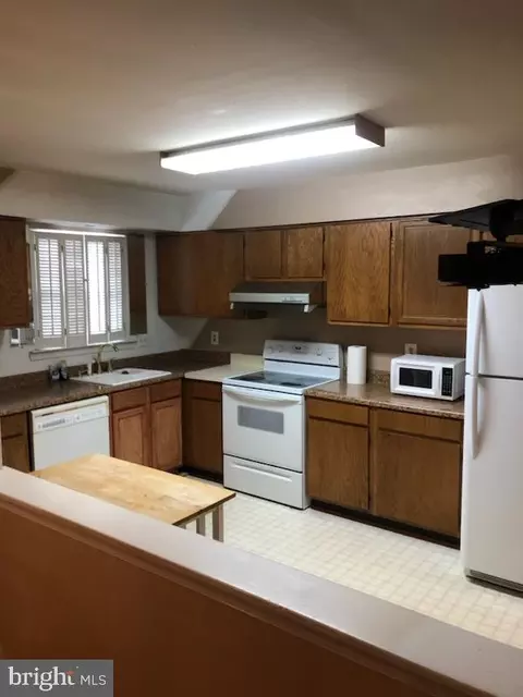 5101 Cheshire Ln, Lanham, MD 20706 photo 3