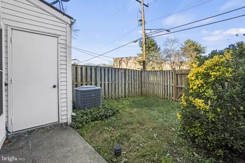 8572 Brae Brooke Dr, Lanham, MD 20706 photo 22