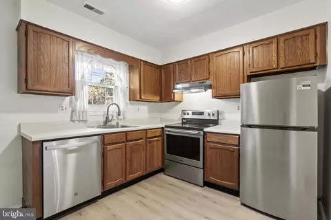 8572 Brae Brooke Dr, Lanham, MD 20706 photo 6