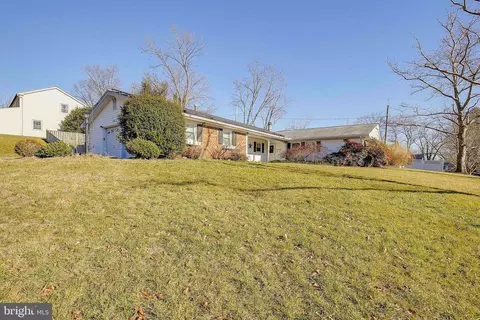 13107 Oval Ln, Bowie, MD 20715