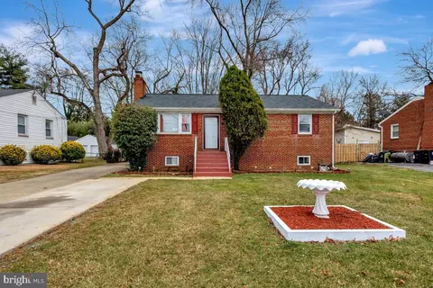 5919 Woodland Ln, Clinton, MD 20735