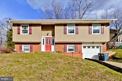 8506 Vistula Dr, Fort Washington, MD 20744