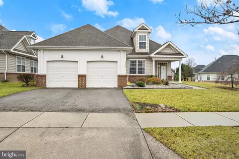 13201 Fox Bow Dr, Marlboro, MD 20774