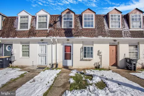 1855 Dutch Village Dr #J-285, Hyattsville, MD 20785