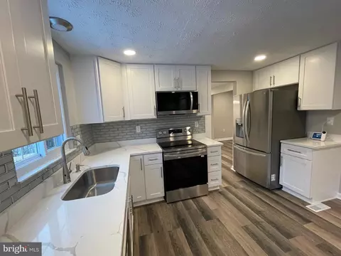 6910 Killarney St, Clinton, MD 20735 photo 9