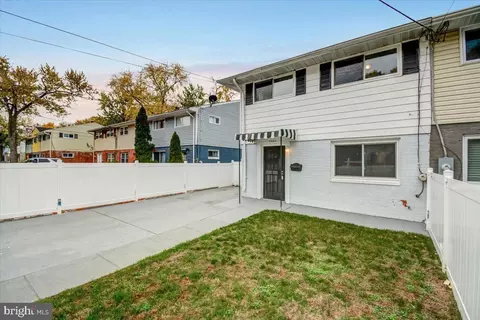 2444 Kent Village Pl, Hyattsville, MD 20785
