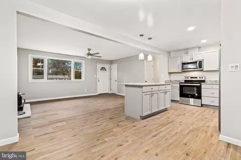 12816 E Shelby Ln, Brandywine, MD 20613 photo 8