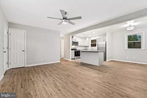 12816 E Shelby Ln, Brandywine, MD 20613 photo 4