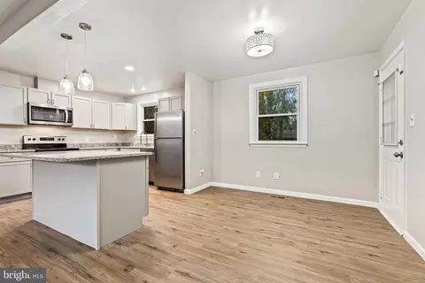 12816 E Shelby Ln, Brandywine, MD 20613 photo 6