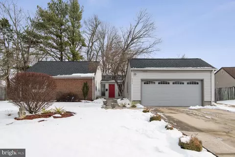 2305 Penn Pl, Bowie, MD 20716