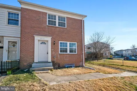 5610 Rollins Ln, Capitol Heights, MD 20743