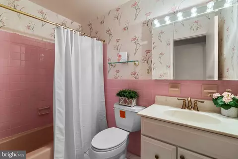 Bath - 3708 Clairton Dr, Bowie, MD 20721 photo 3 of 4