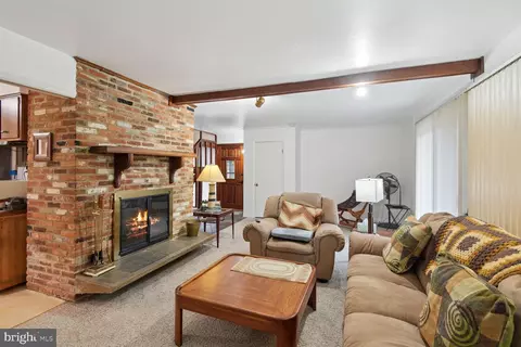 3006 Eton Dr, Marlboro, MD 20772