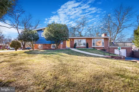 6105 Cable Ave, Suitland, MD 20746