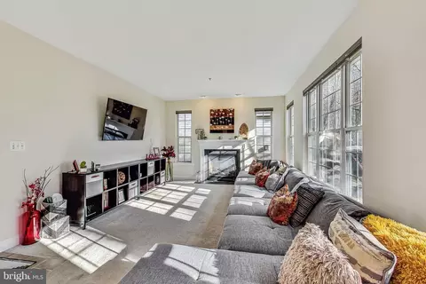 8711 Dorian Ln, Clinton, MD 20735 photo 11