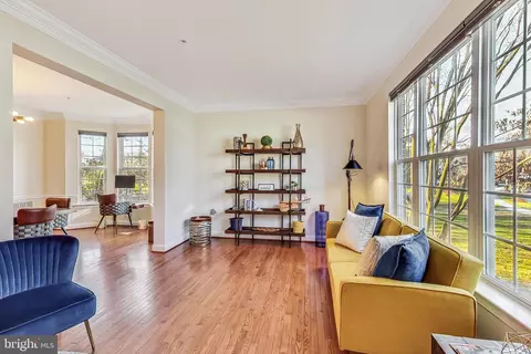 8711 Dorian Ln, Clinton, MD 20735 photo 2