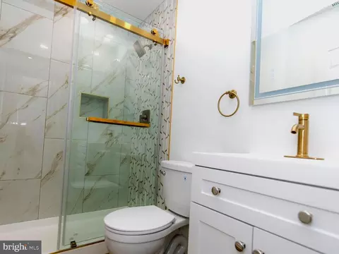 Bath - 11200 Basswood Ter, Laurel, MD 20708 photo 6 of 7