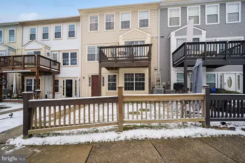 7930 Chapel Cove Dr, Laurel, MD 20707